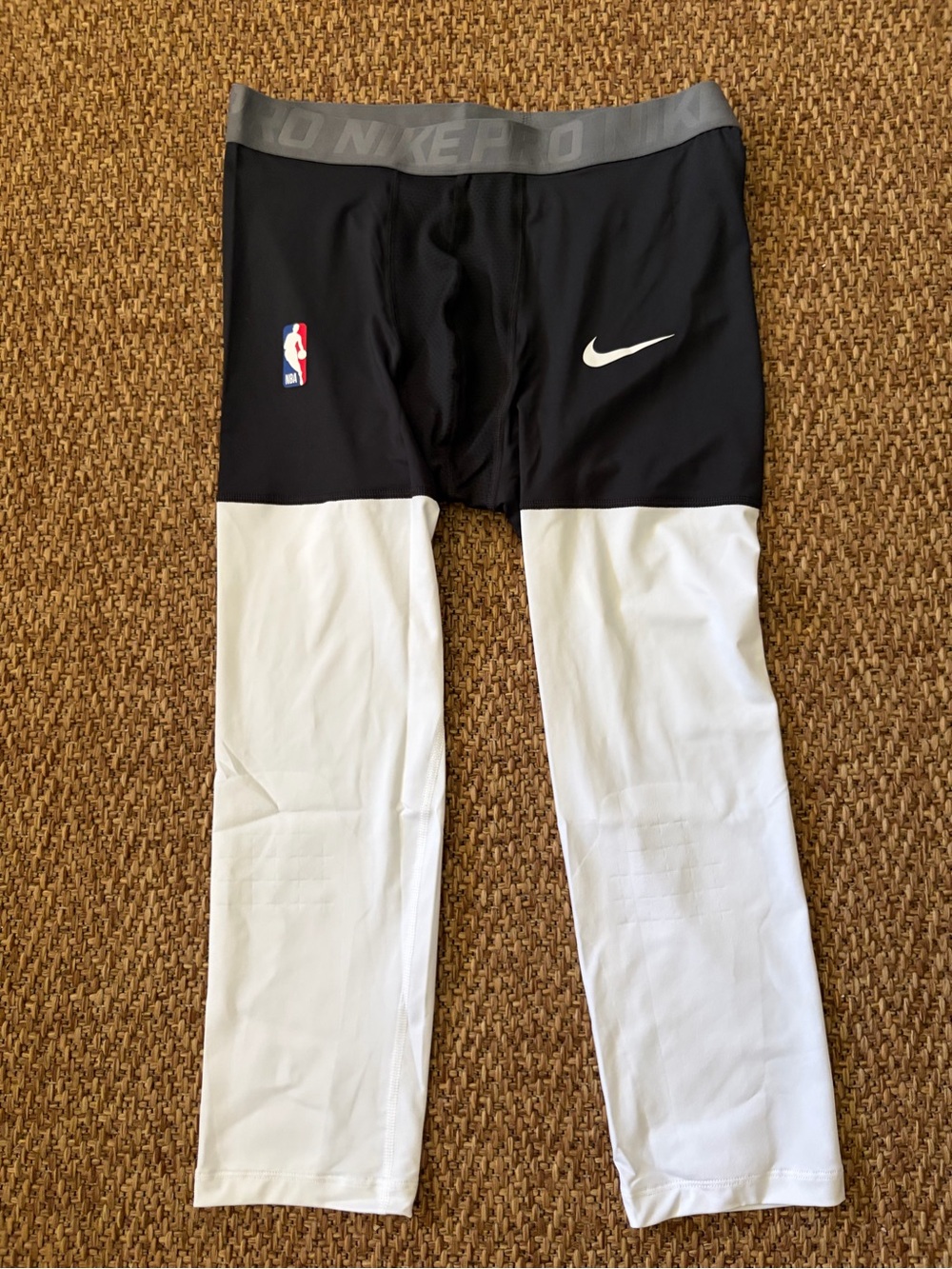 Nike Pro NBA Team Issue Compression 3/4 Tights Black White Size XL AT9764-011